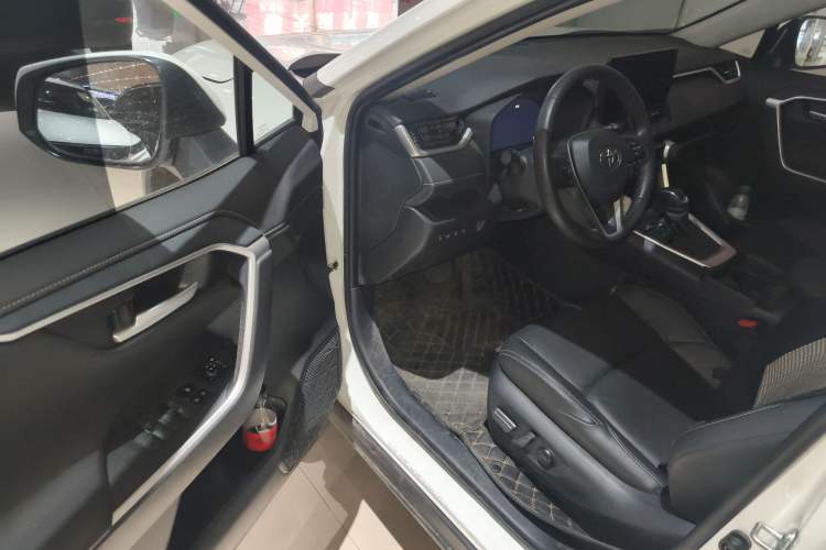 Used Toyota Wildlander 2023 2.0L CVT Two-Wheel Drive Luxury PLUS Edition