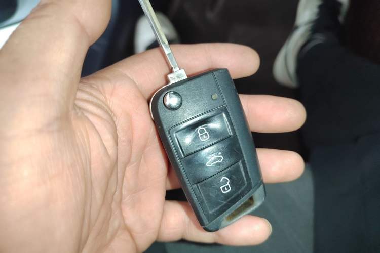 Used Volkswagen Lavida 2023 New Sharp 1.5L Automatic Excellent New Edition
