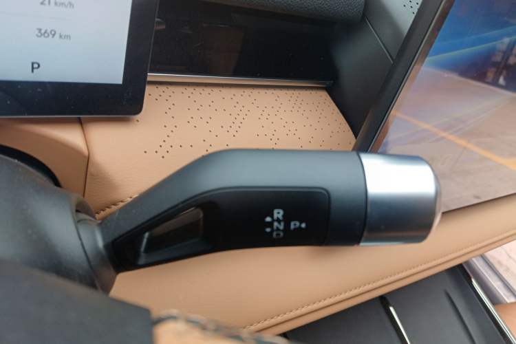 Used Geely Galaxy Galaxy 8 2025 130km EM-i Deluxe Edition
