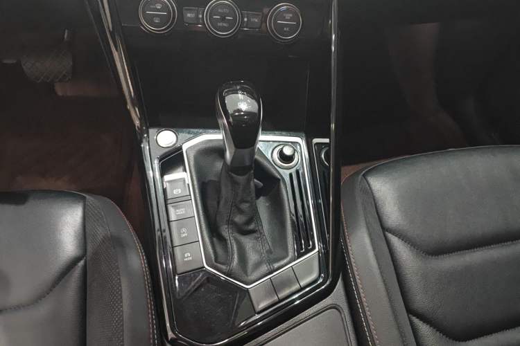 Used Volkswagen Tayron 2019 330TSI Two-Wheel Drive Luxury Model China VI Standard
