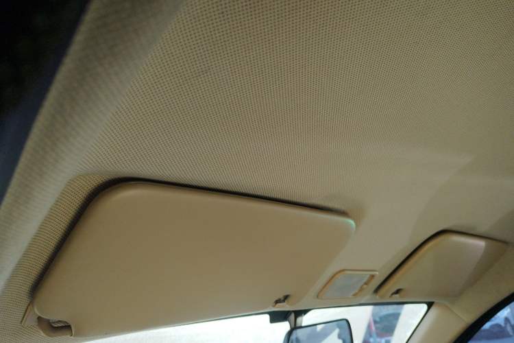 Used Wuling Hongguang V 2022 1.5L Jingqu Edition Enclosed-Window Vehicle with Electric Power Steering LAR
