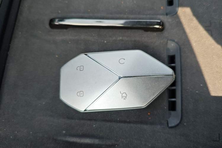 Used  Leopard 5 2023 Cloud Ride Flagship Edition
