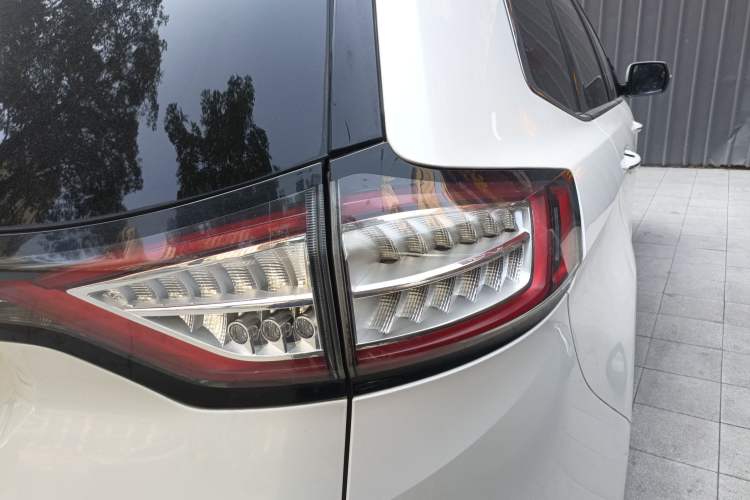 Used Ford Edge 2016 EcoBoost 245 Two-Wheel-Drive Titanium 7-Seater