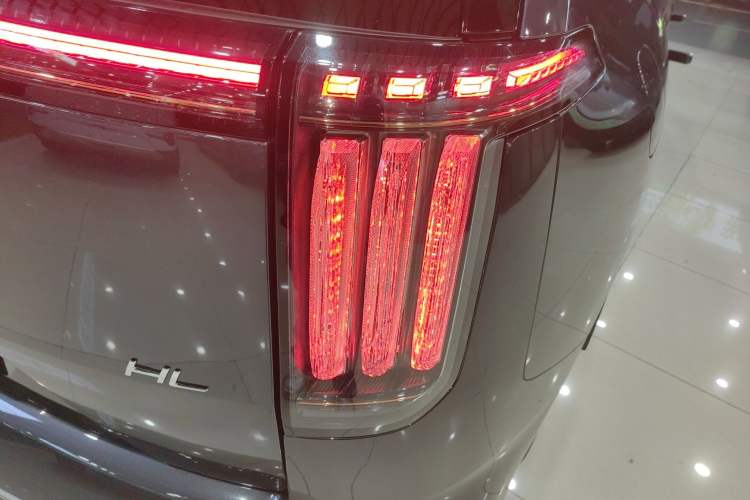 Used  HL 2025 350 Max Six-Seater LiDAR Version
