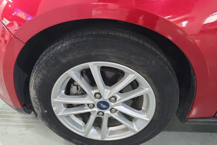 Used Ford Focus 2017 Hatchback 1.6L Automatic Fashion Edition Smart Drive Version
