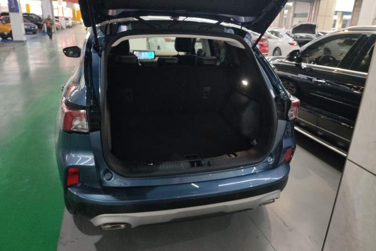 Used Ford Escape 2020 EcoBoost 245 Two-Wheel-Drive Titanium Edition
