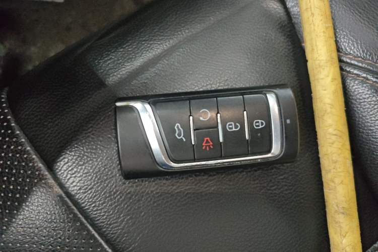 Used GAC Trumpchi GS7 2017 320T Two-Wheel-Drive Luxury Smart Connectivity Model
