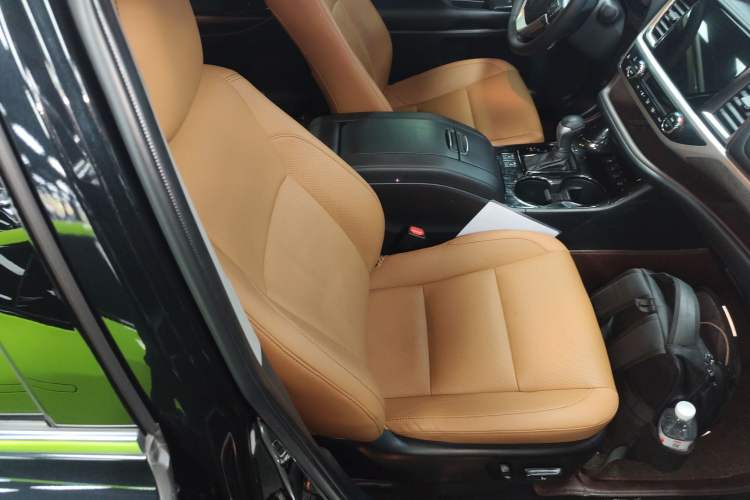 Used Toyota Highlander 2018 2.0T Four-Wheel Drive Knight Edition 7 Seats China VI Standard