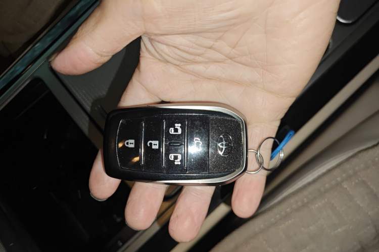 Used Toyota Alphard 2012 3.5L Luxury Edition
