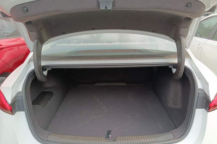 Used Roewe D7 2023 DMH 125km Excellence Edition
