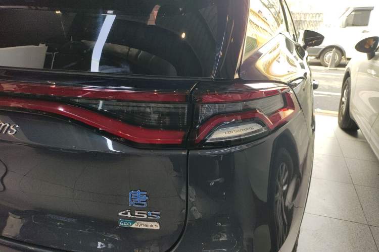 Used BYD Tang New Energy 2018 DM 2.0T All-Wheel Drive Smart Connectivity Luxury Model 7 Seats China V Emission Standard