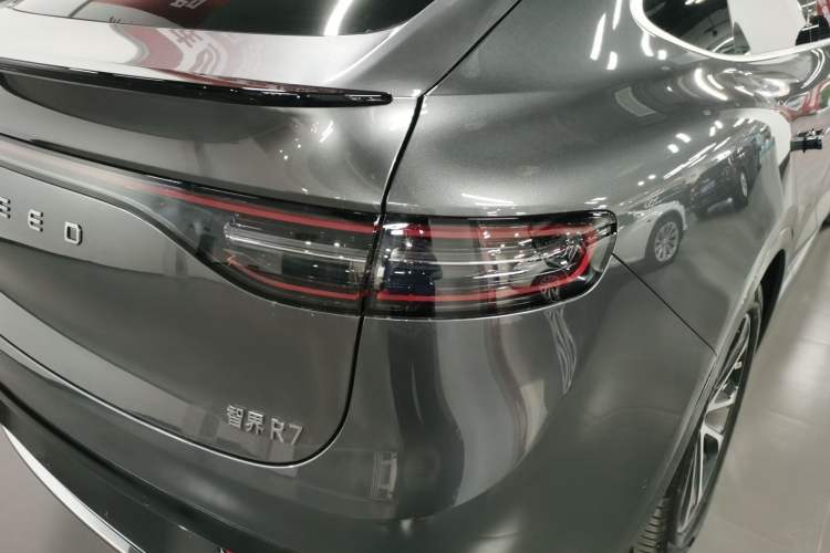 Used Hima Luxeed R7 2024 All-Electric 802 km Max