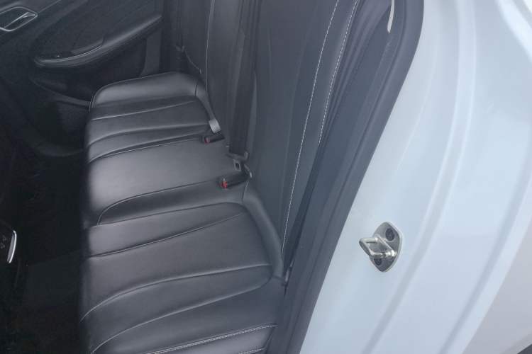 Used Roewe i5 2020 1.5L Automatic 4G Connect Luxury Flagship Edition
