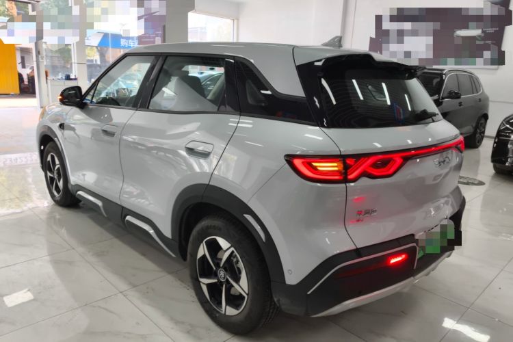 Used BYD Yuan UP 2025 Intelligent Driving Version 401 km Leading Edition
