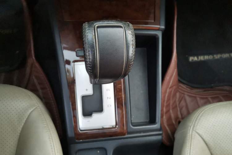 Used Mitsubishi Pajero Sport 2013 3.0L Automatic Two-Wheel Drive Luxury Edition
