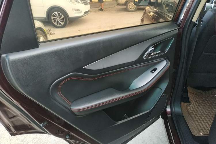 Used Baojun 560 2016 1.8L Manual Luxury Edition
