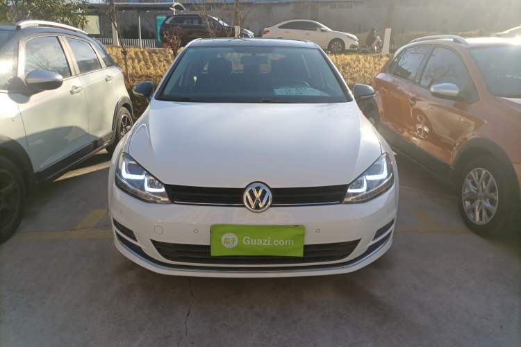 Used Volkswagen Golf 2017 1.6L Automatic Comfort Million-Vehicle Anniversary Edition
