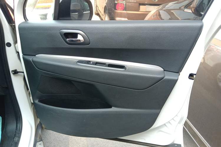 Used Peugeot 3008 2016 2.0L Automatic Classic Edition
