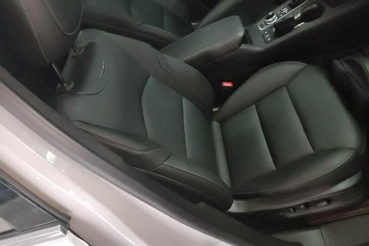 Used Cadillac XT4 2018 28T Two-Wheel Drive Leading Version