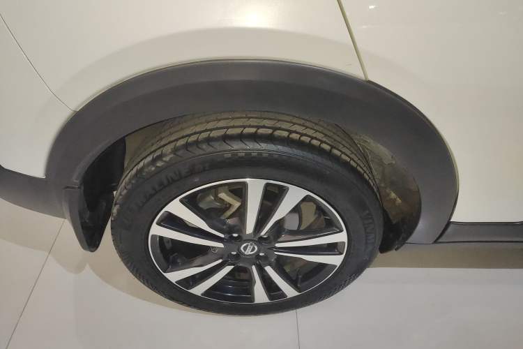 Used Nissan Kicks 2020 1.5L XL CVT Cool Enjoyment Edition
