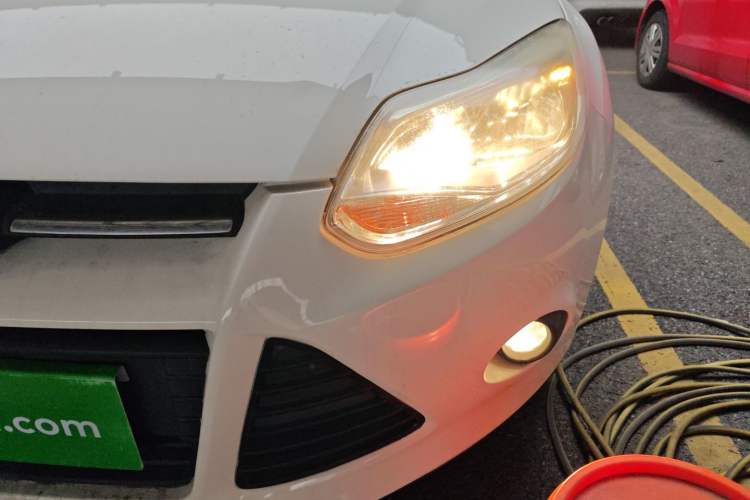 Used Ford Focus 2012 Sedan 1.6L Automatic Comfort Model
