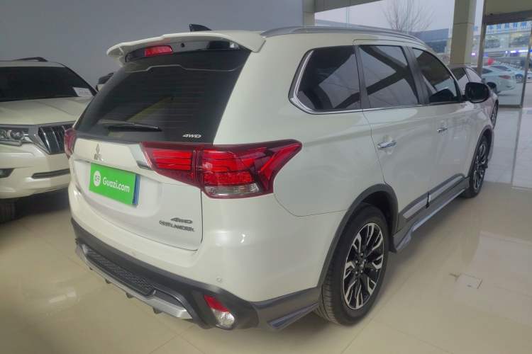 Used Mitsubishi Outlander 2020 2.4L 4x4 Zhi Xiang Edition 5 Seats
