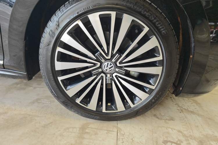 Used Volkswagen Passat 2019 330TSI Luxury Edition China VI Standard
