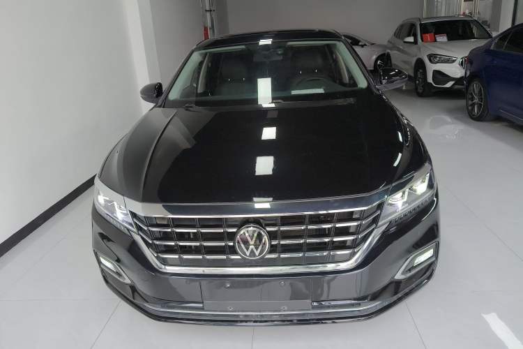 Used Volkswagen Passat 2020 330TSI Luxury Edition China VI

