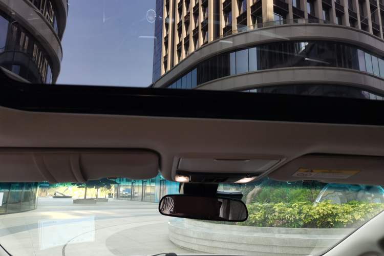 Used Honda Elysion 2019 2.0L Hybrid Supreme Edition
