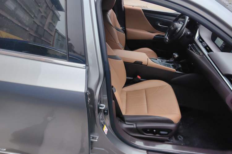 Used Lexus ES 2018 300h Premium Edition China V Standard