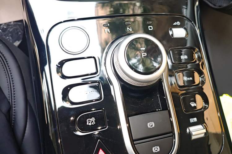 Used BYD Qin PLUS 2021 EV 400KM Leading Comfort Edition
