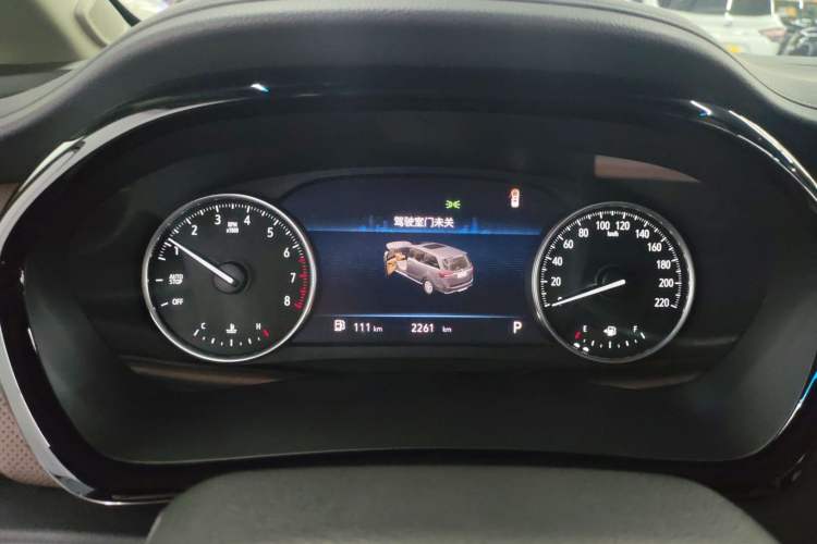 Used Buick GL8 2023 Land Executive Class Comfort Model
