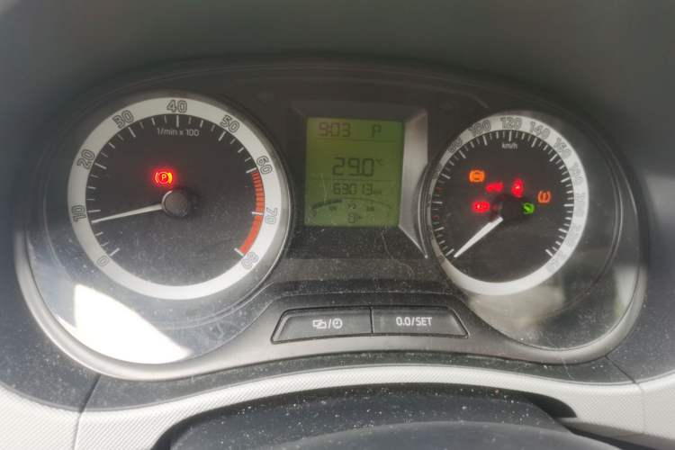 Used Skoda Fabia 2016 1.4L Automatic Car Enjoy Edition
