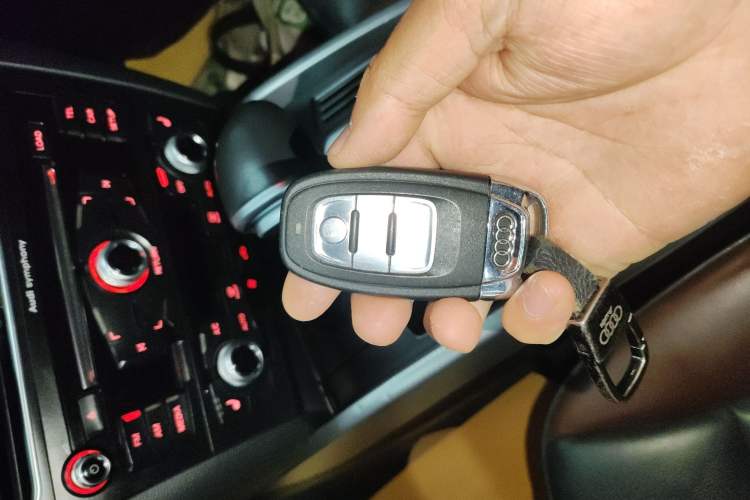 Used Audi Q5 2018 Collector's Edition 40 TFSI Technology Model
