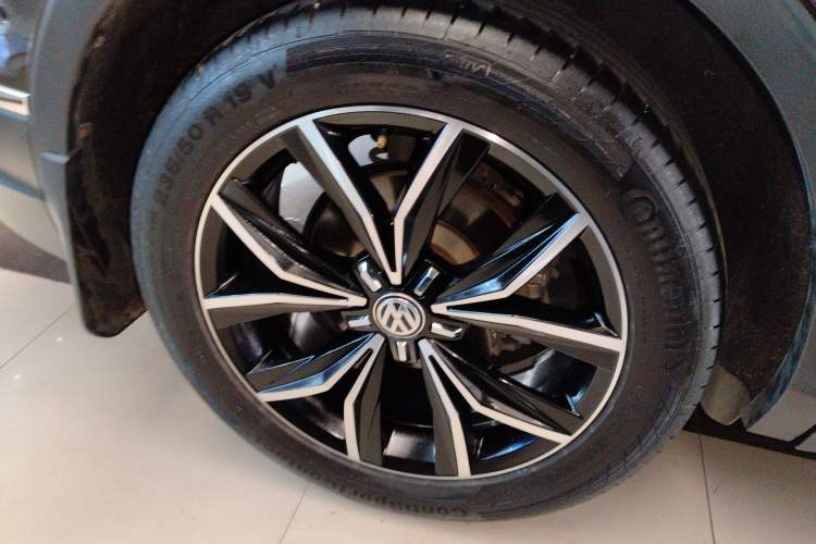 Used Volkswagen Tiguan L 2019 330TSI Automatic Two-Wheel Drive Smart Luxury Version China VI Standard