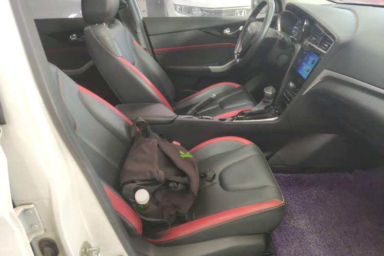 Used Venucia D60 2018 1.6L CVT Smart Connect Elite Edition
