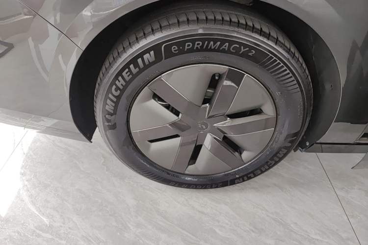 Used Li Auto MEGA 2024 Ultra Model
