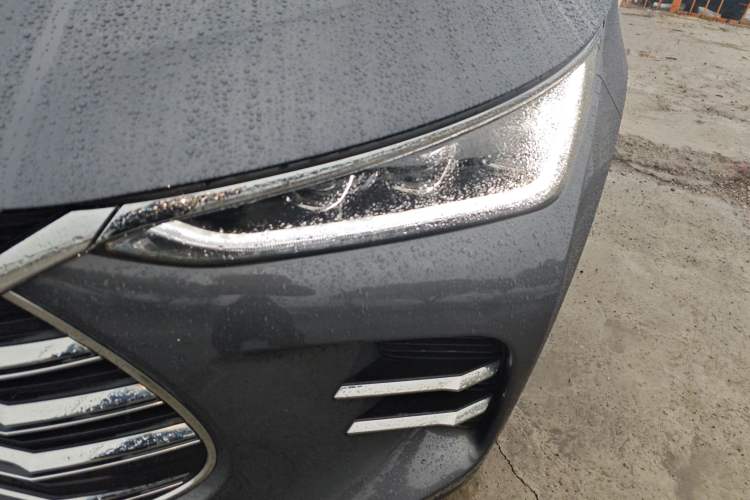 Used BYD Tang New Energy 2018 DM 2.0T All-Wheel Drive Smart Connectivity Luxury Model 7 Seats China V Emission Standard
