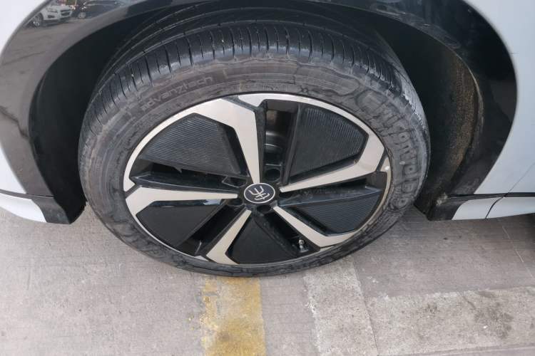 Used BYD Song L EV 2025 Intelligent Driving Version 662 km LiDAR Excellence Edition
