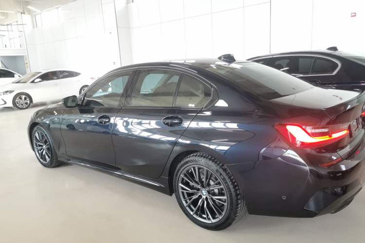 Used BMW 3 Series 2022 330i M Sport Night Edition
