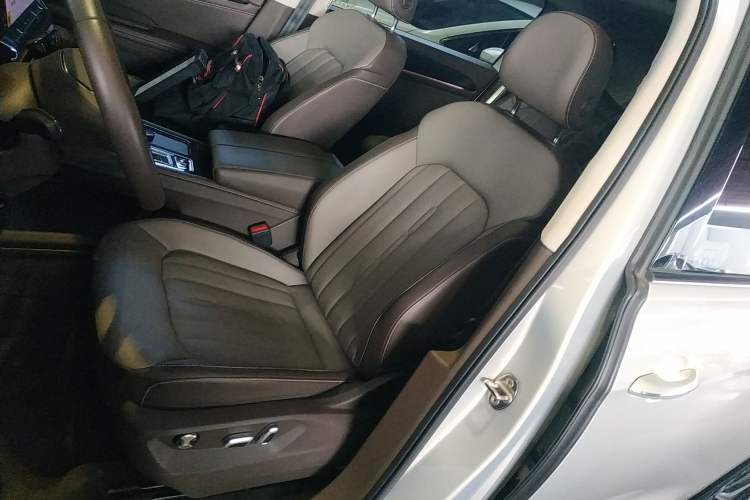 Used Volkswagen Viloran 2024 330TSI Luxury Edition
