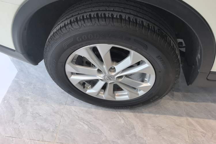 Used Nissan X-Trail 2015 2.0L CVT Comfort MAX Edition 2WD
