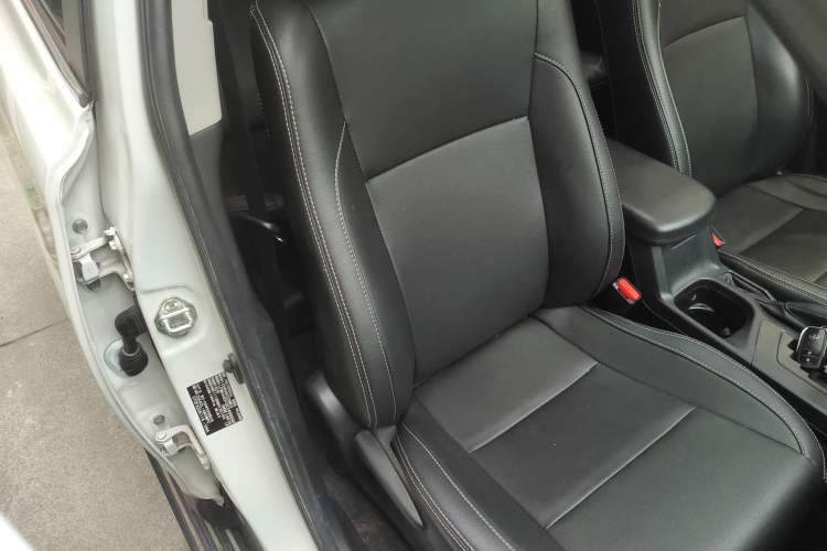 Used Toyota RAV4 2016 2.0L CVT Two-Wheel Drive Fashion Edition China V Standard