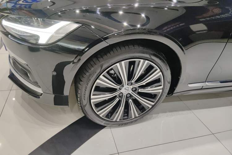 Used Volvo S90 2023 B5 Luxury Smart Edition
