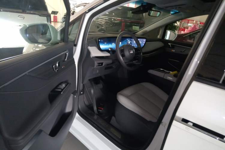 Used Buick GL8 2025 Lu Zun Deluxe Edition
