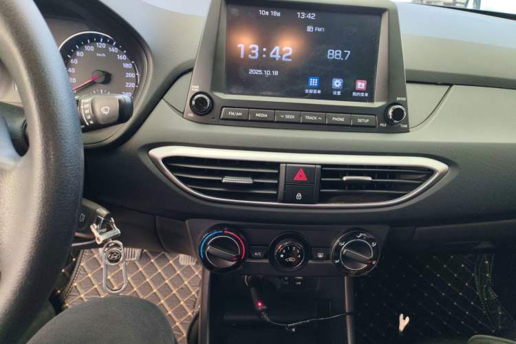 Used Hyundai Celesta 2017 1.6L Automatic Enjoyment Version GLS
