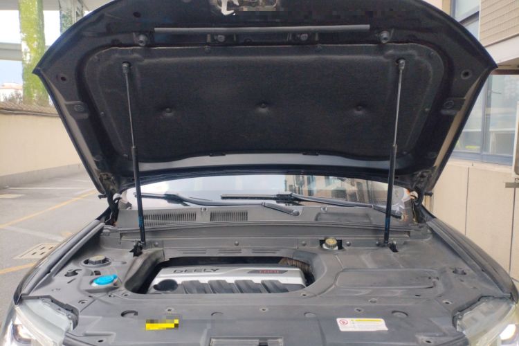 Used Geely Auto Emgrand X7 Sport 2018 1.8TD Automatic Two-Wheel Drive Smart Connect 4G Internet Edition
