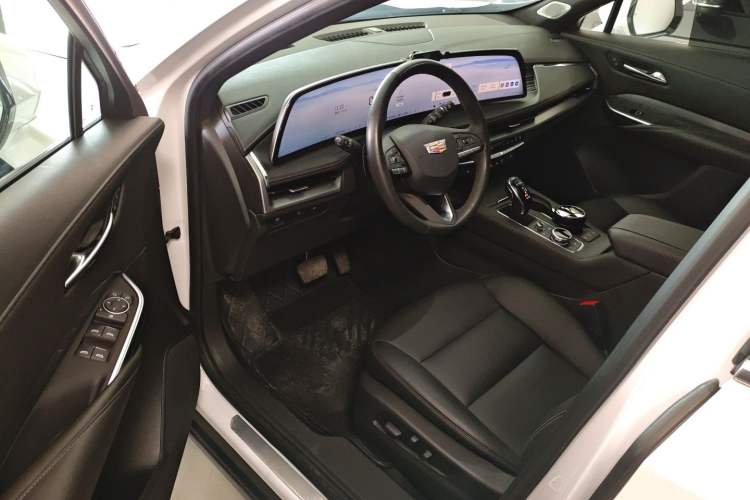 Used Cadillac XT4 2024 28T Two-Wheel-Drive Luxury Version
