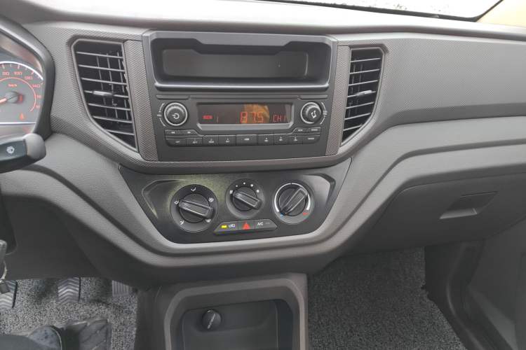 Used Wuling Hongguang V 2022 1.5L Jingqu Edition Electric-Assist LAR
