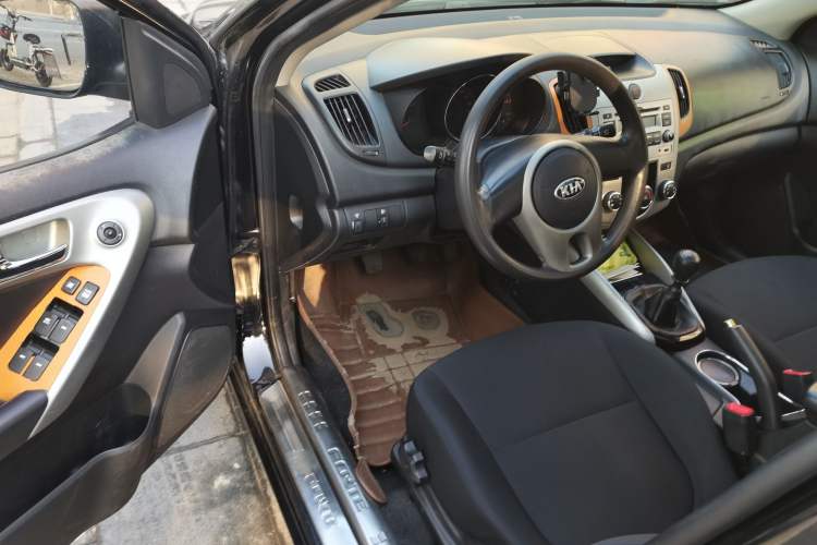 Used Kia Forte 2014 1.6L MT GLS
